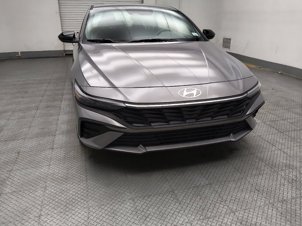 Used 2025 Hyundai Elantra Sport image 14
