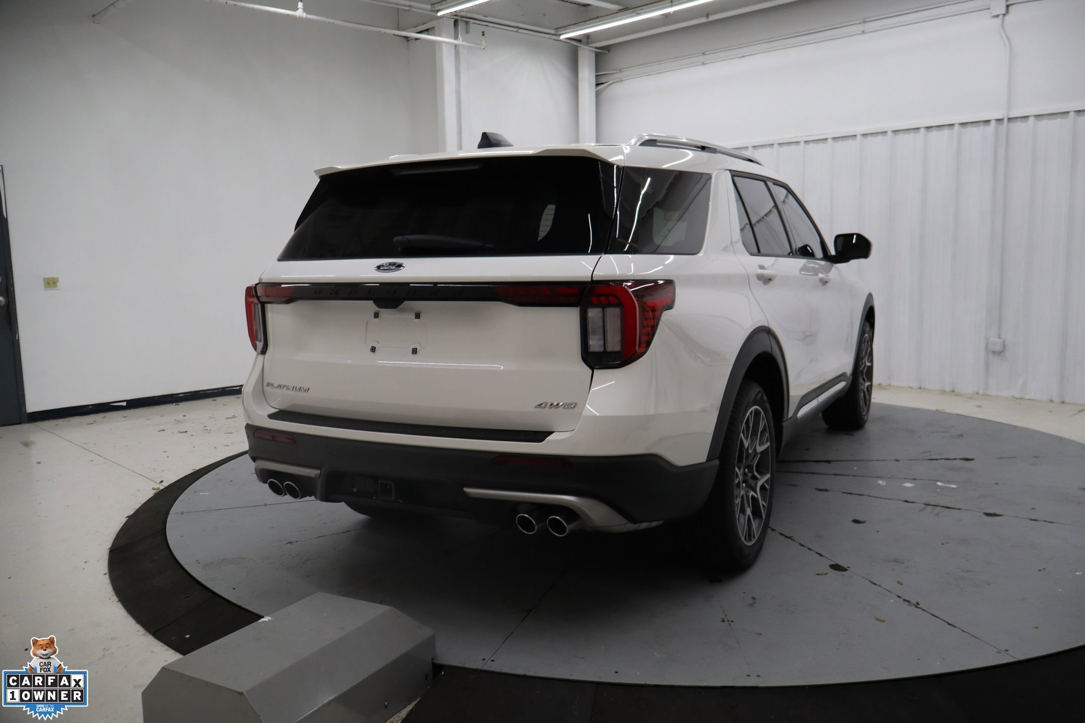 Used 2025 Ford Explorer Platinum w/ Ultimate Package image 4