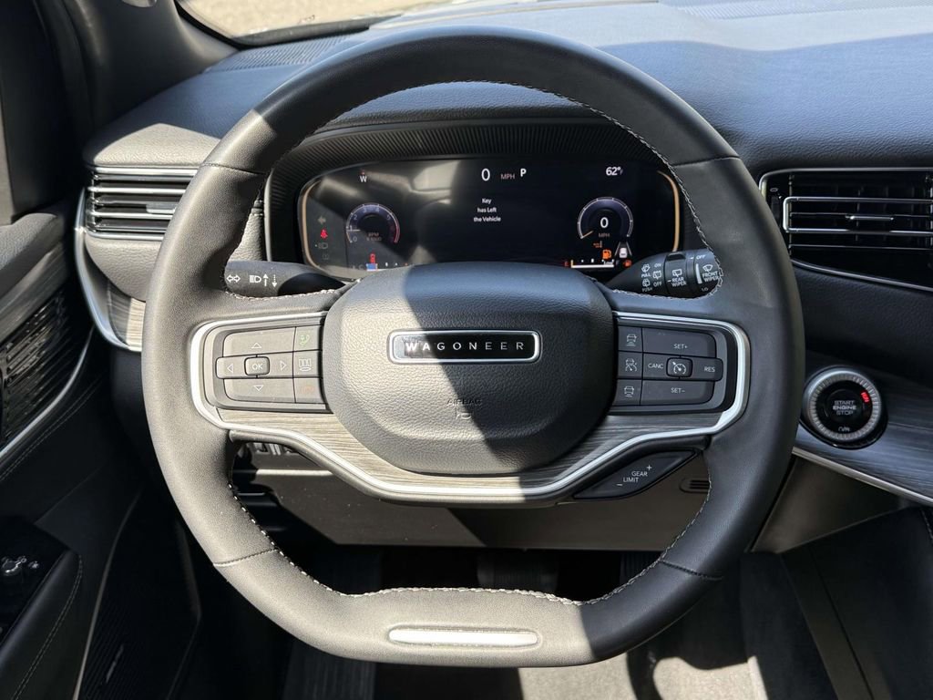 Used 2024 Jeep Wagoneer Series III image 18