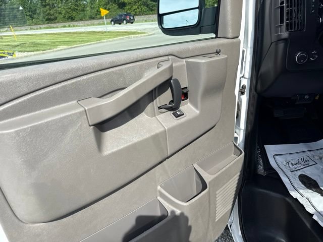 Used 2025 Chevrolet Express 3500 LT w/ LT Preferred Equipment Group RWD image 17