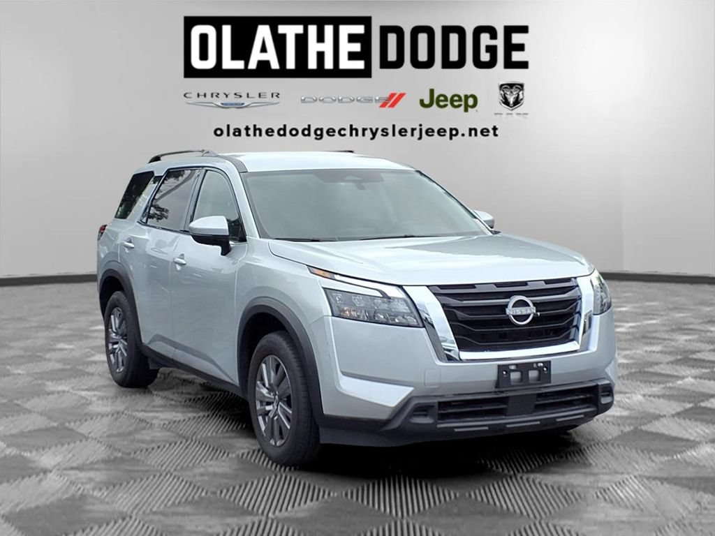 Used 2025 Nissan Pathfinder SV AWD/4WD image 32