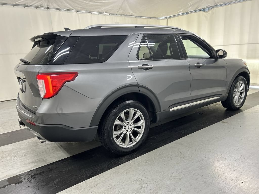 Used 2022 Ford Explorer Limited w/ Equipment Group 301A AWD/4WD image 2