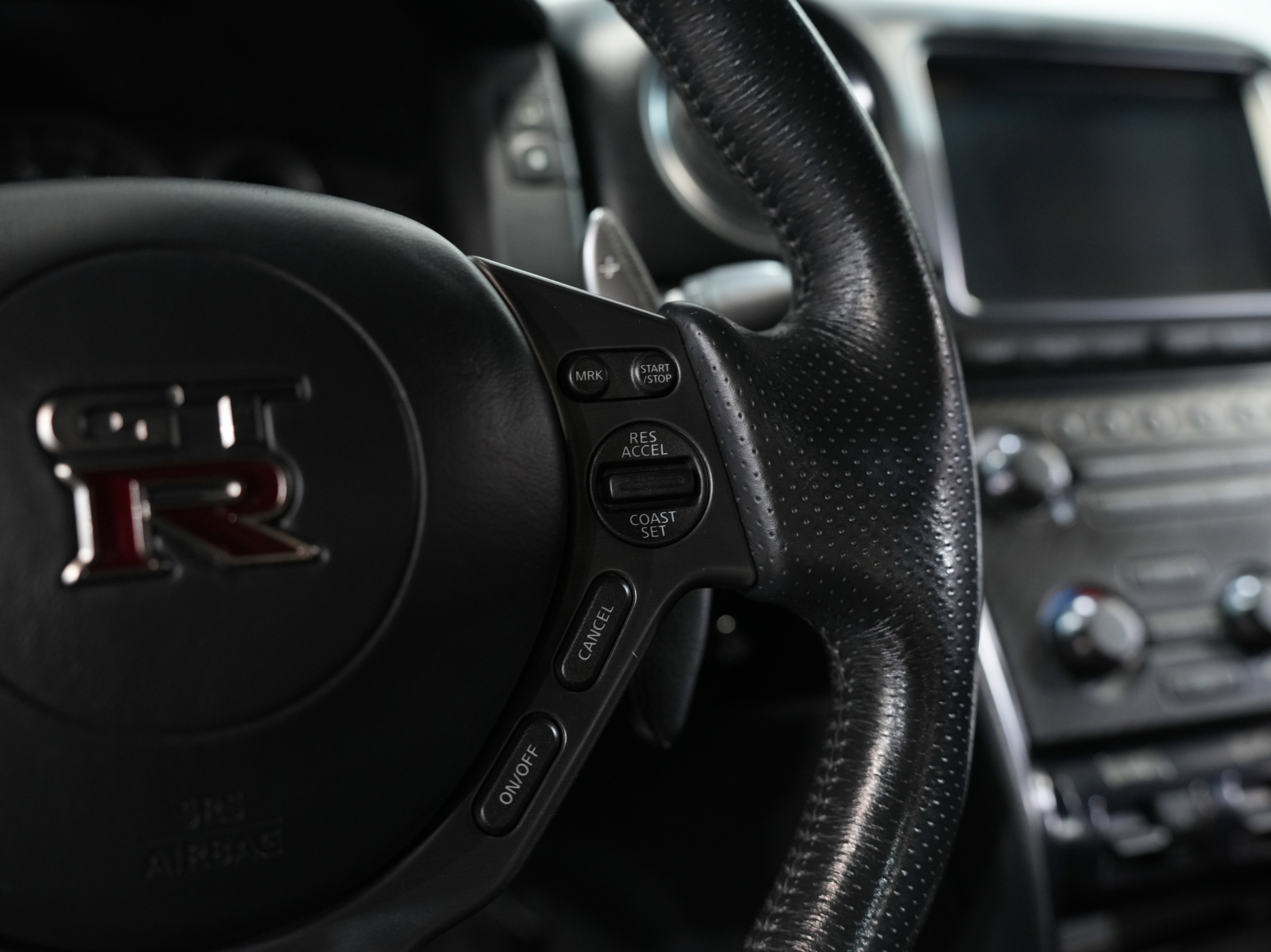 Used 2015 Nissan GT-R Premium image 38