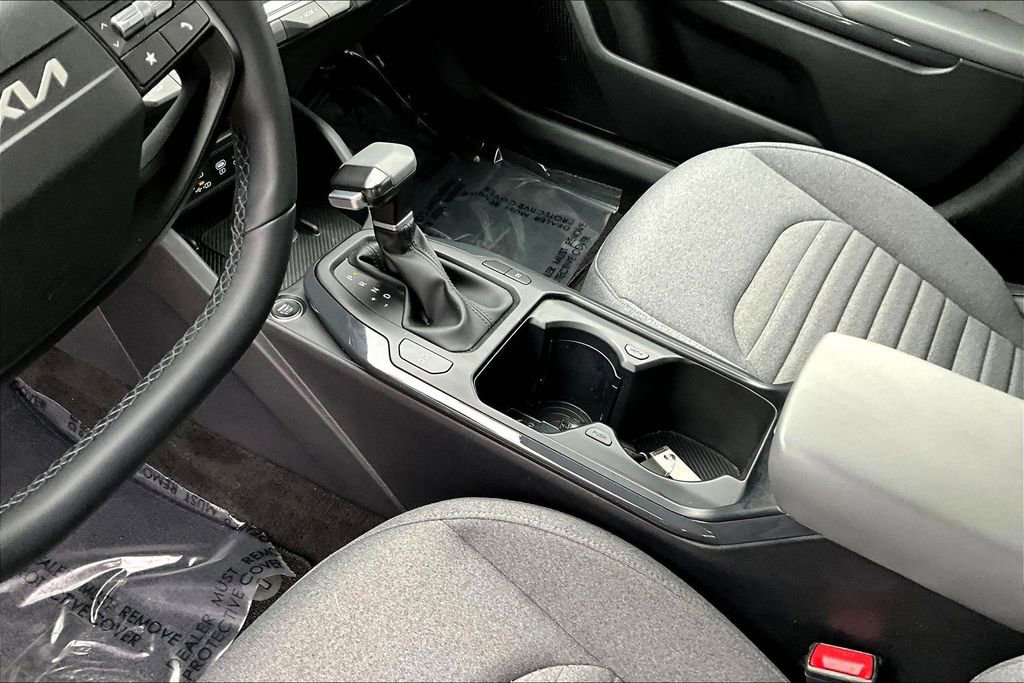 Certified 2025 Kia K4 EX image 16