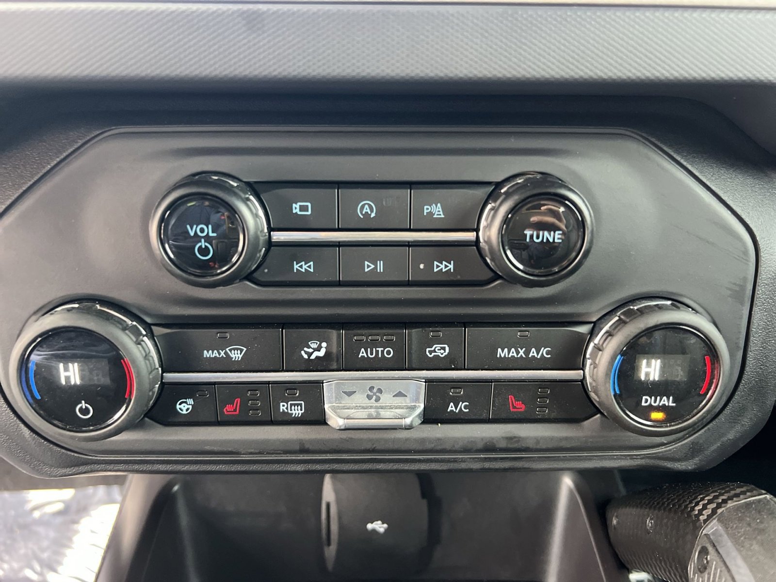 Used 2024 Ford Bronco Raptor w/ Interior Carbon Fiber Pack 6 AWD/4WD image 37