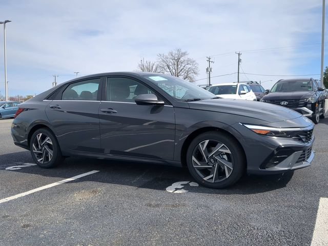 Used 2025 Hyundai Elantra Limited