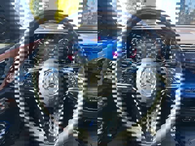 Used 2025 Mercedes-Benz E 350 4MATIC Sedan image 19