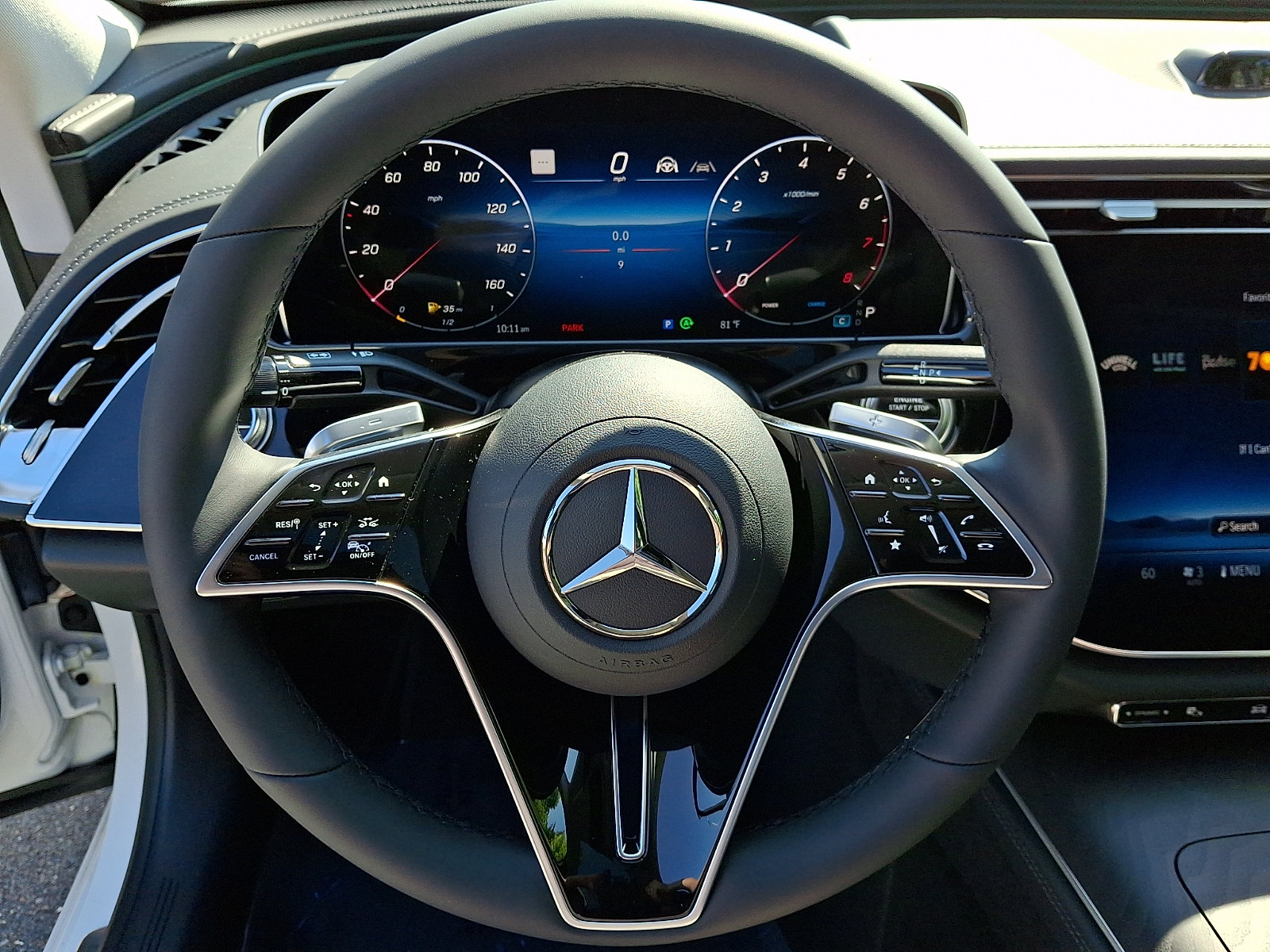 New 2026 Mercedes-Benz E 350 4MATIC Sedan image 17