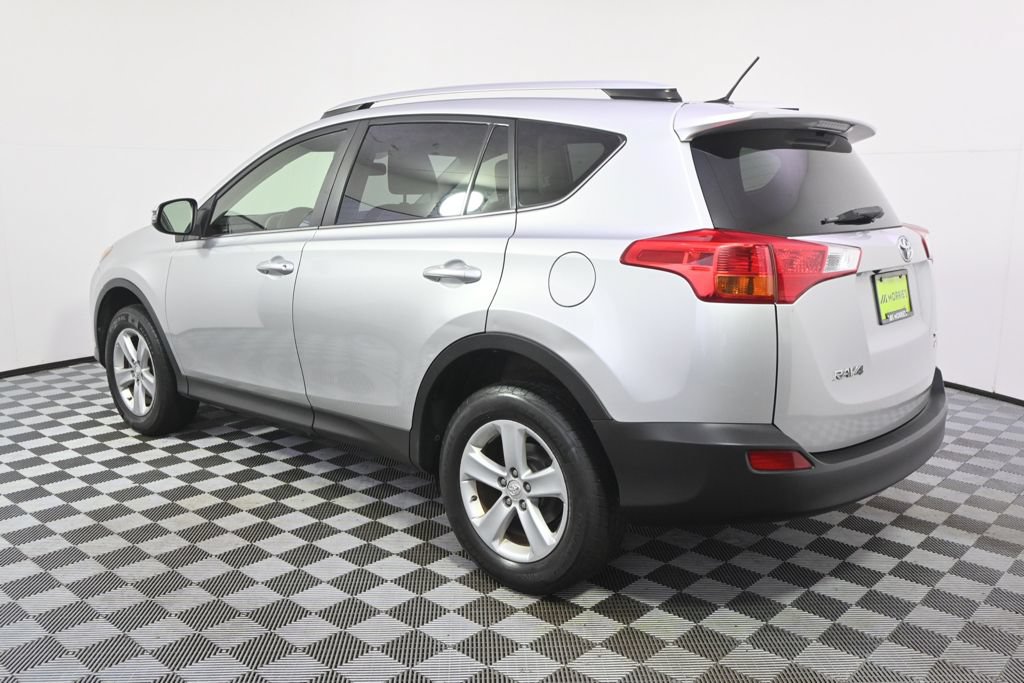 Used 2014 Toyota RAV4 XLE AWD/4WD image 3