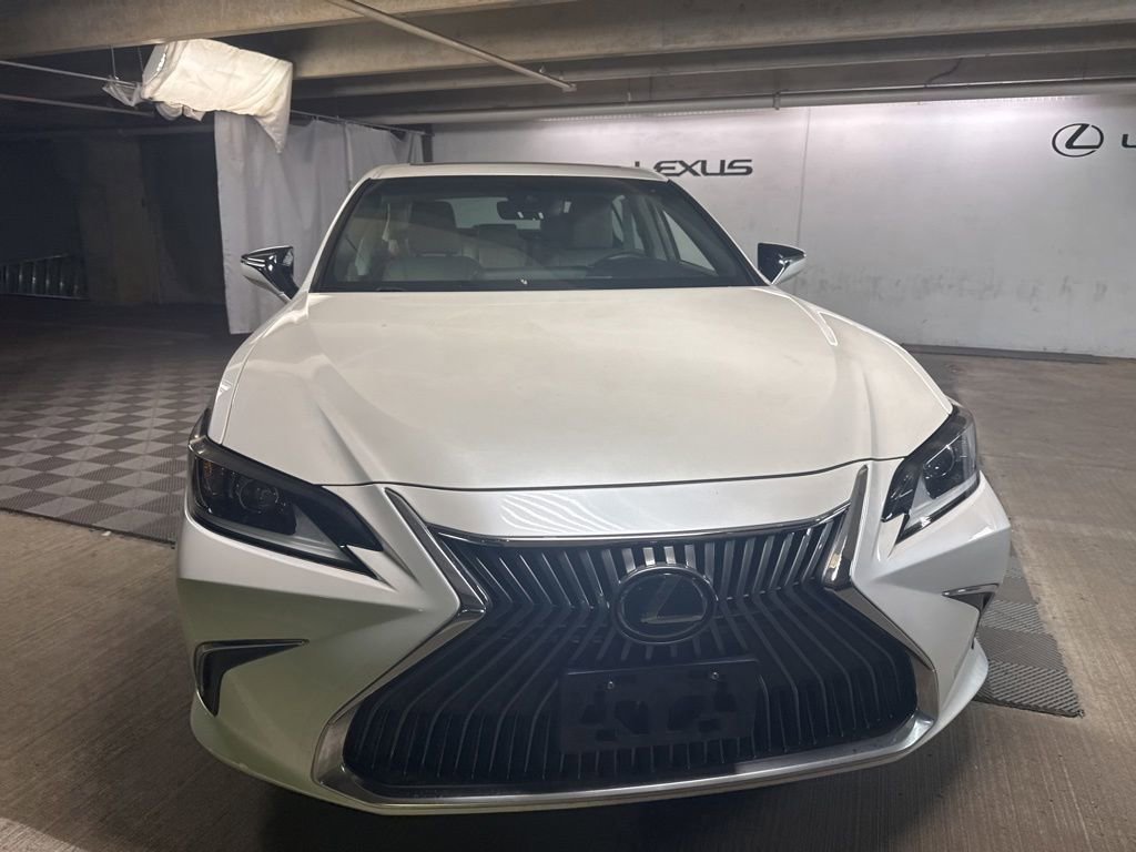 Used 2021 Lexus ES 250 w/ Accessory Package 2 AWD/4WD image 2
