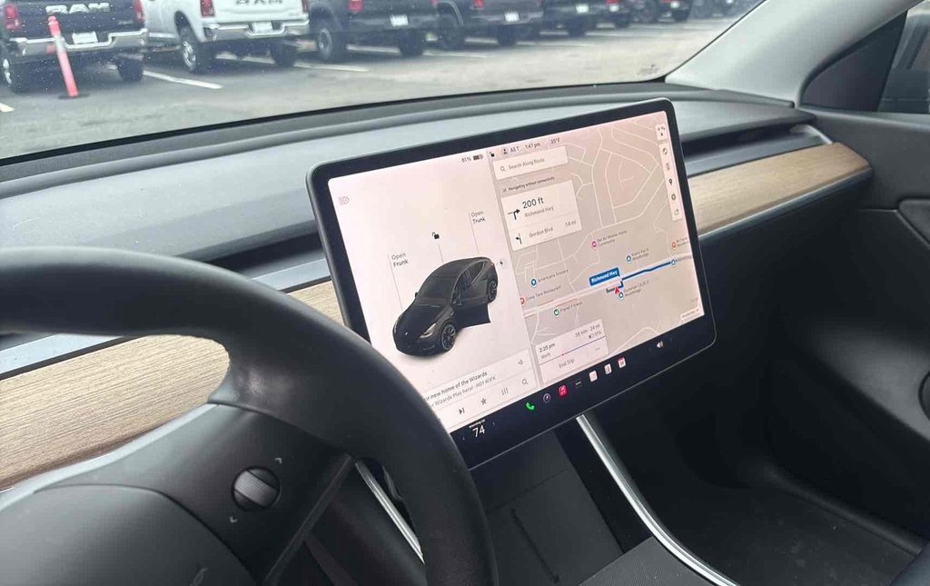 Used 2021 Tesla Model Y Long Range image 8