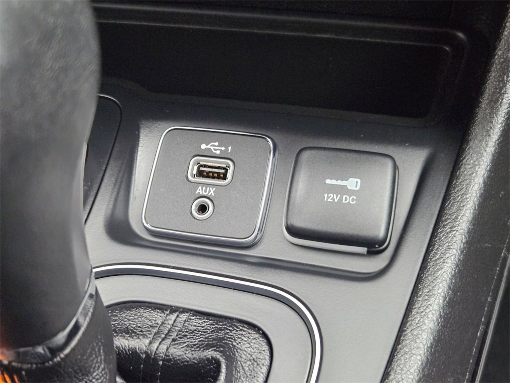 Certified 2021 Jeep Cherokee Latitude Lux w/ Trailer Tow Group image 26