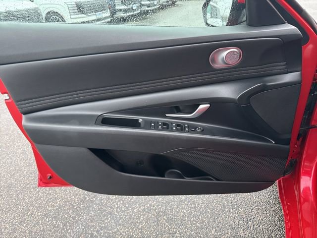 Used 2023 Hyundai Elantra SEL w/ Convenience Package image 12