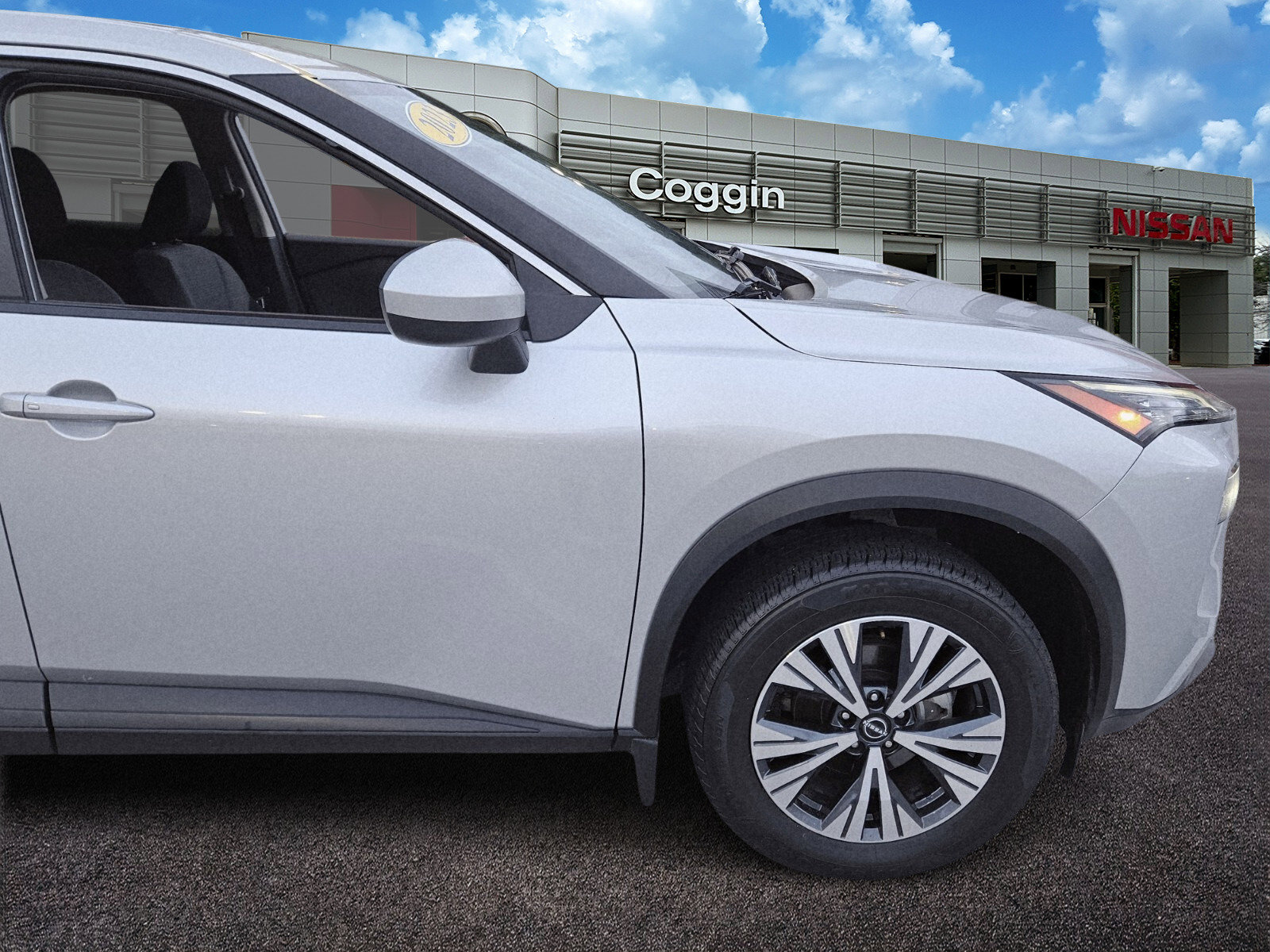 Used 2023 Nissan Rogue SV image 8