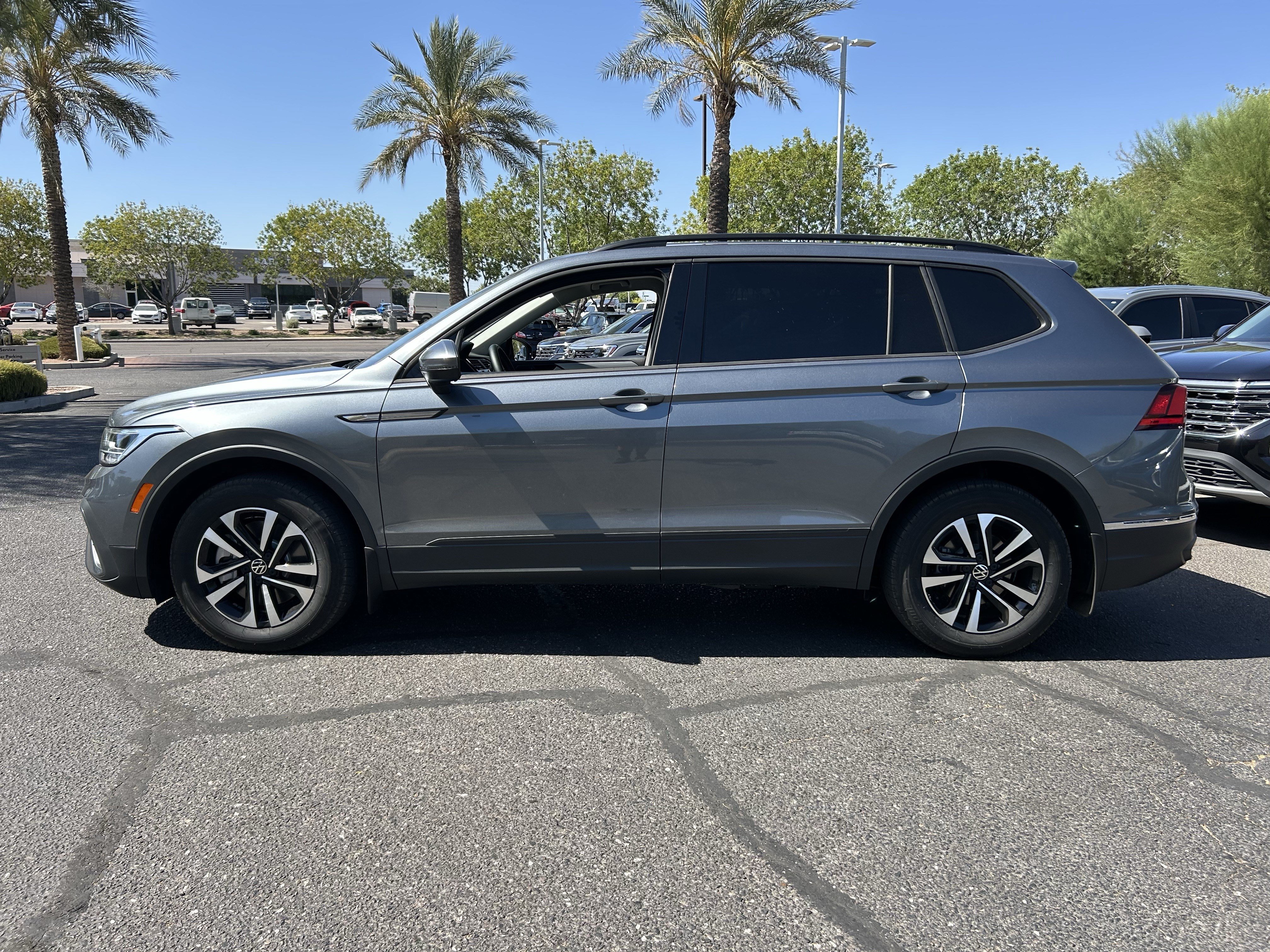 Used 2024 Volkswagen Tiguan S FWD image 2