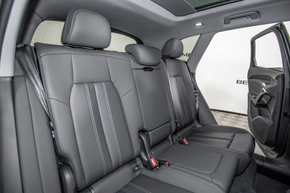 Used 2025 Audi Q5 Premium w/ Convenience Package AWD/4WD image 15