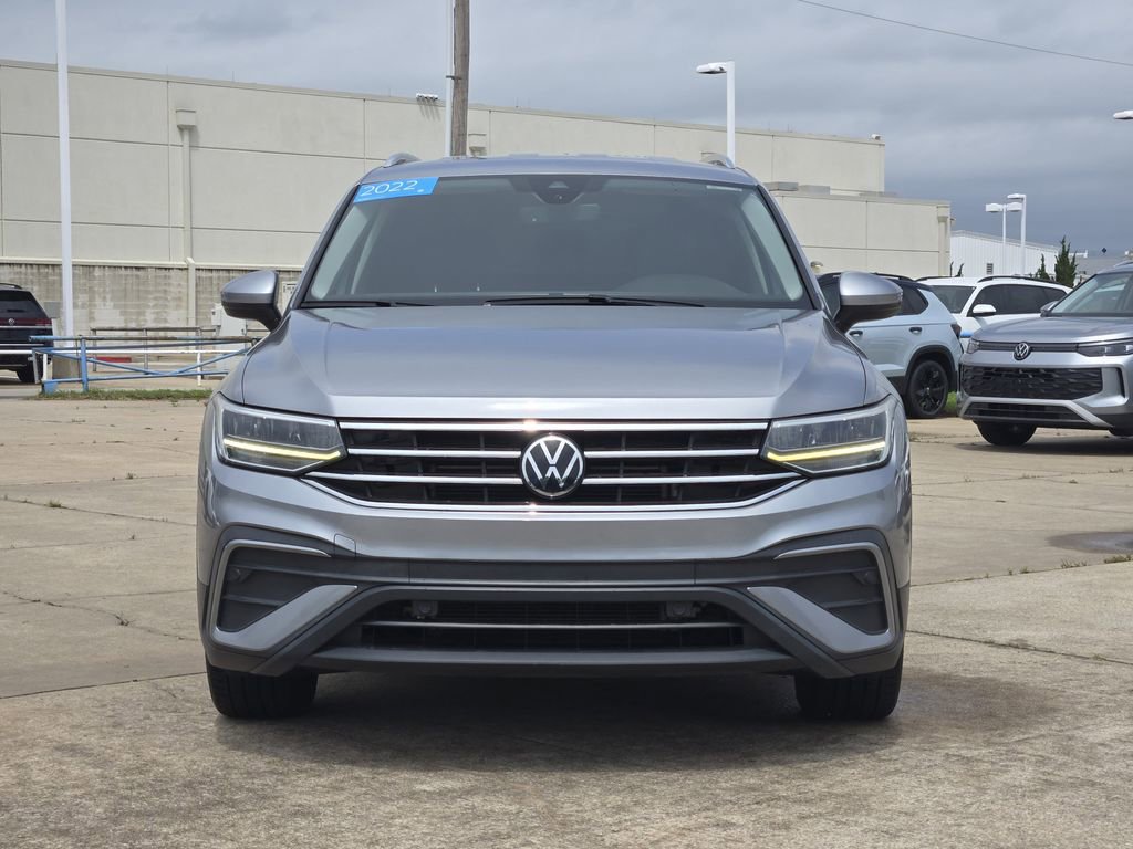 Used 2022 Volkswagen Tiguan SE FWD image 2