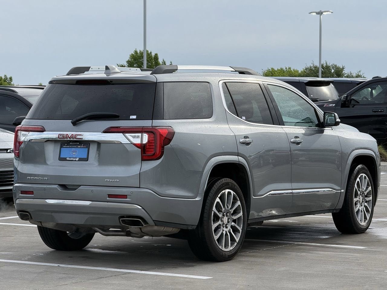 Certified 2023 GMC Acadia Denali w/ Denali Ultimate Package AWD/4WD image 4