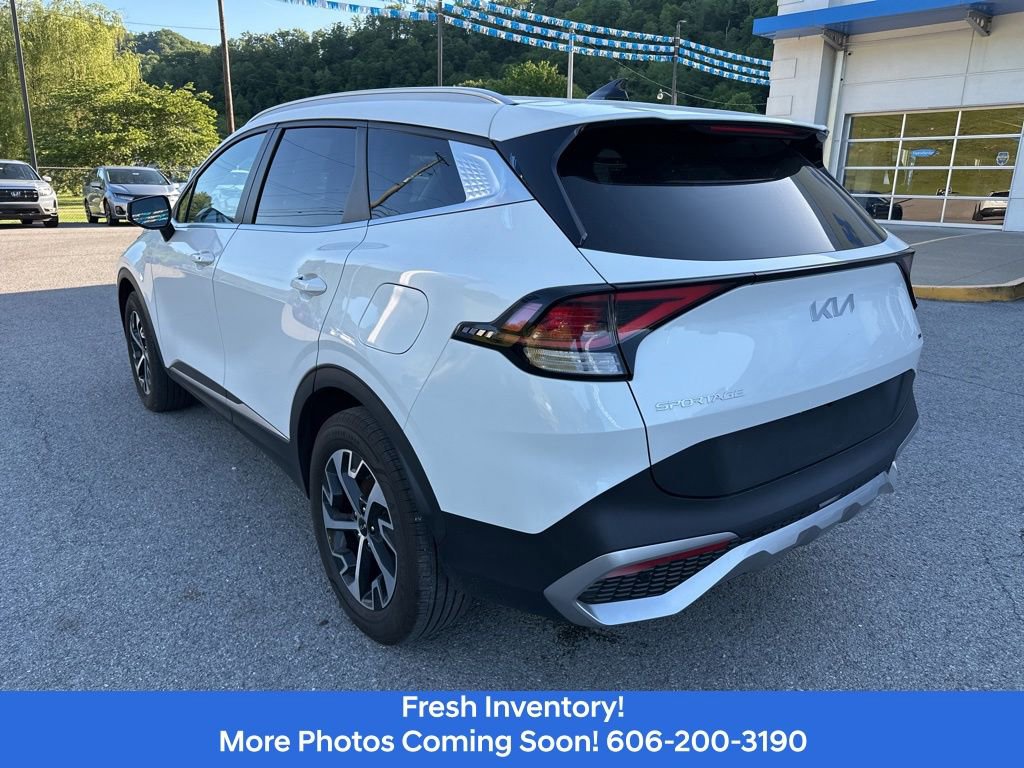 Used 2023 Kia Sportage EX AWD/4WD image 2