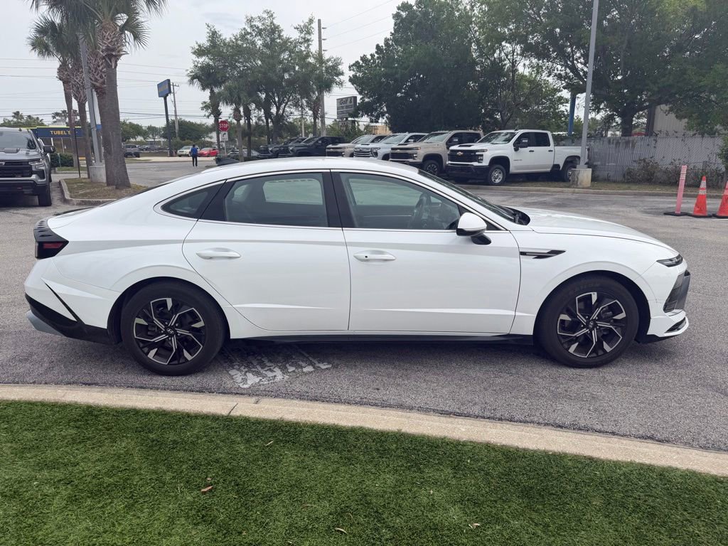 Used 2024 Hyundai Sonata SEL FWD image 3