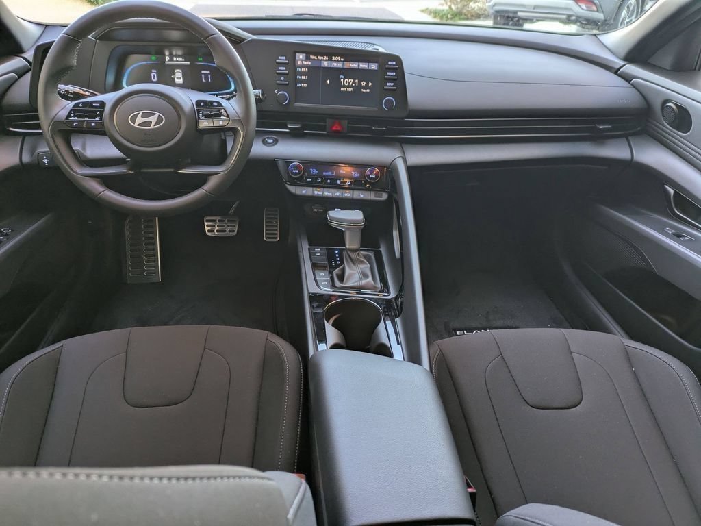 New 2026 Hyundai Elantra SEL Sport Premium FWD image 5