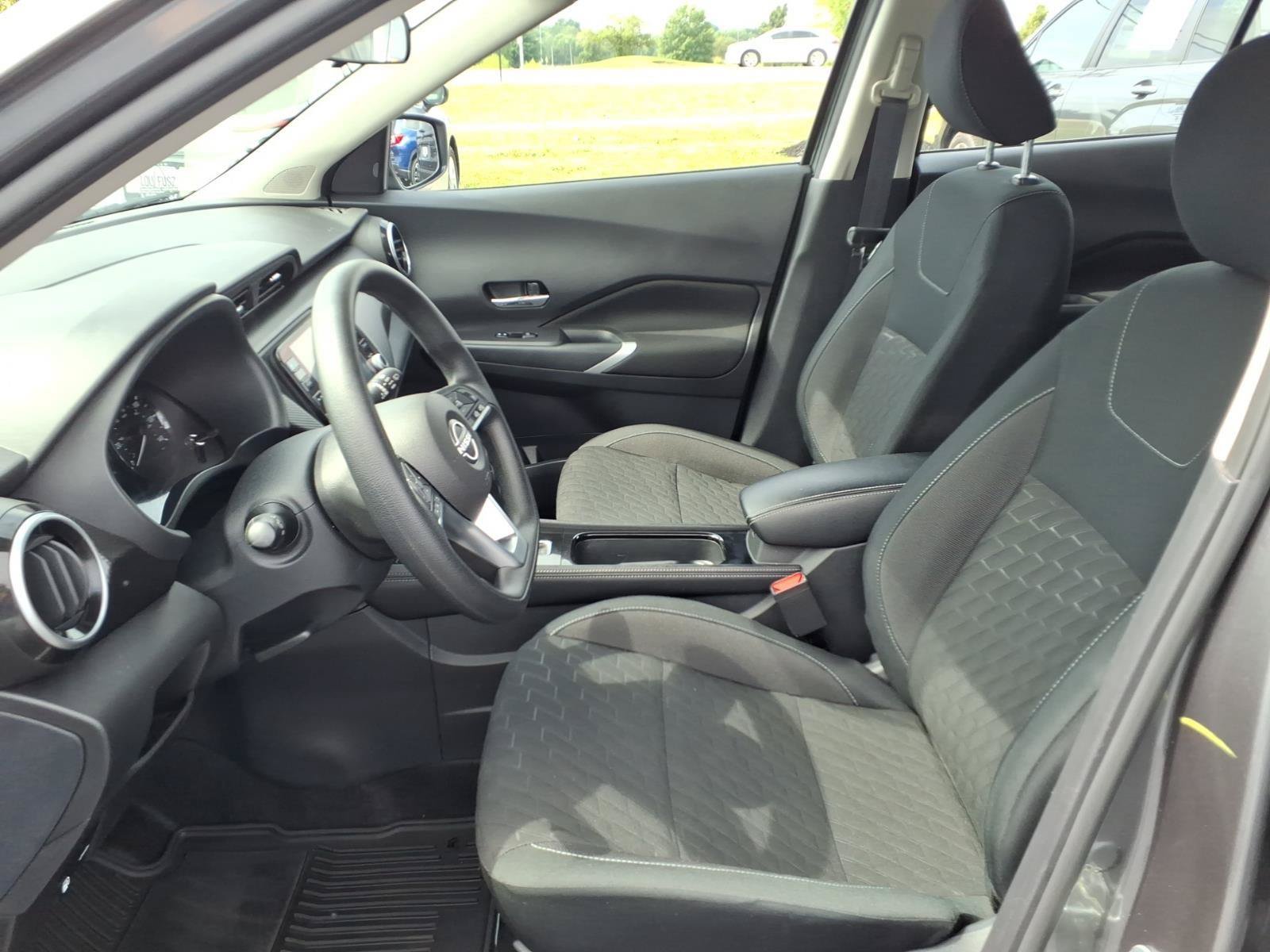Used 2024 Nissan Kicks SV w/ Exterior Package FWD image 23
