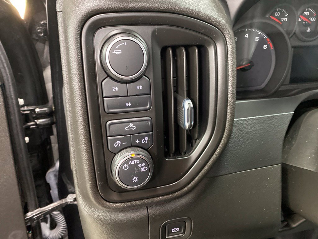 Used 2022 Chevrolet Silverado 2500 Custom w/ Custom Convenience Package AWD/4WD image 29