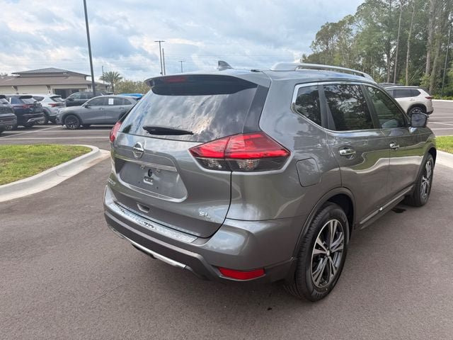 Used 2017 Nissan Rogue SL w/ SL Premium Package FWD image 11