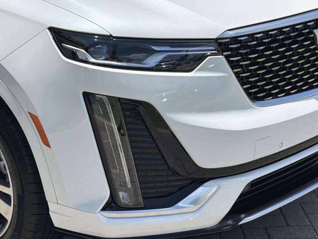 Certified 2025 Cadillac XT6 Premium Luxury FWD image 7