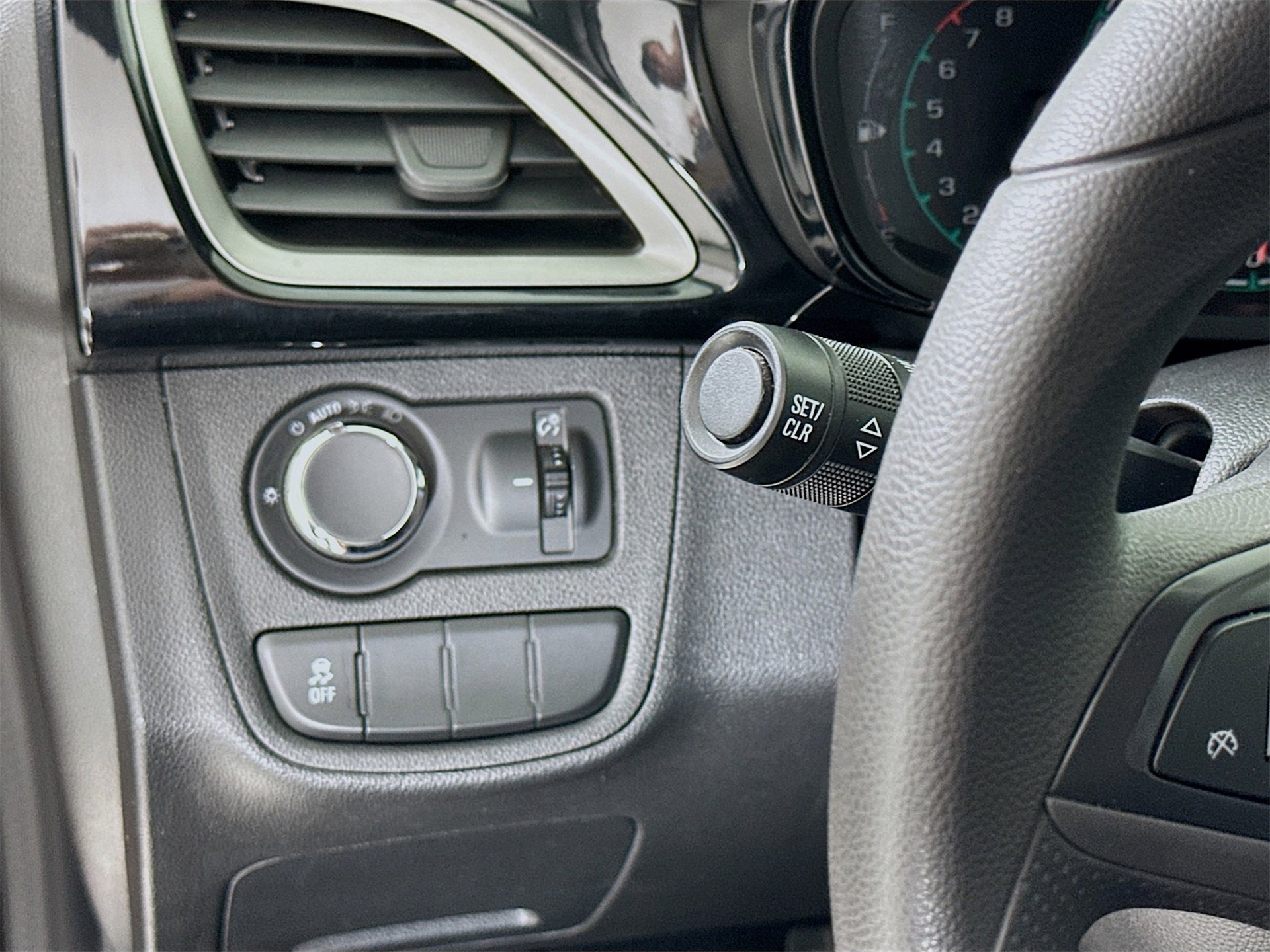 Used 2022 Chevrolet Spark LT image 11