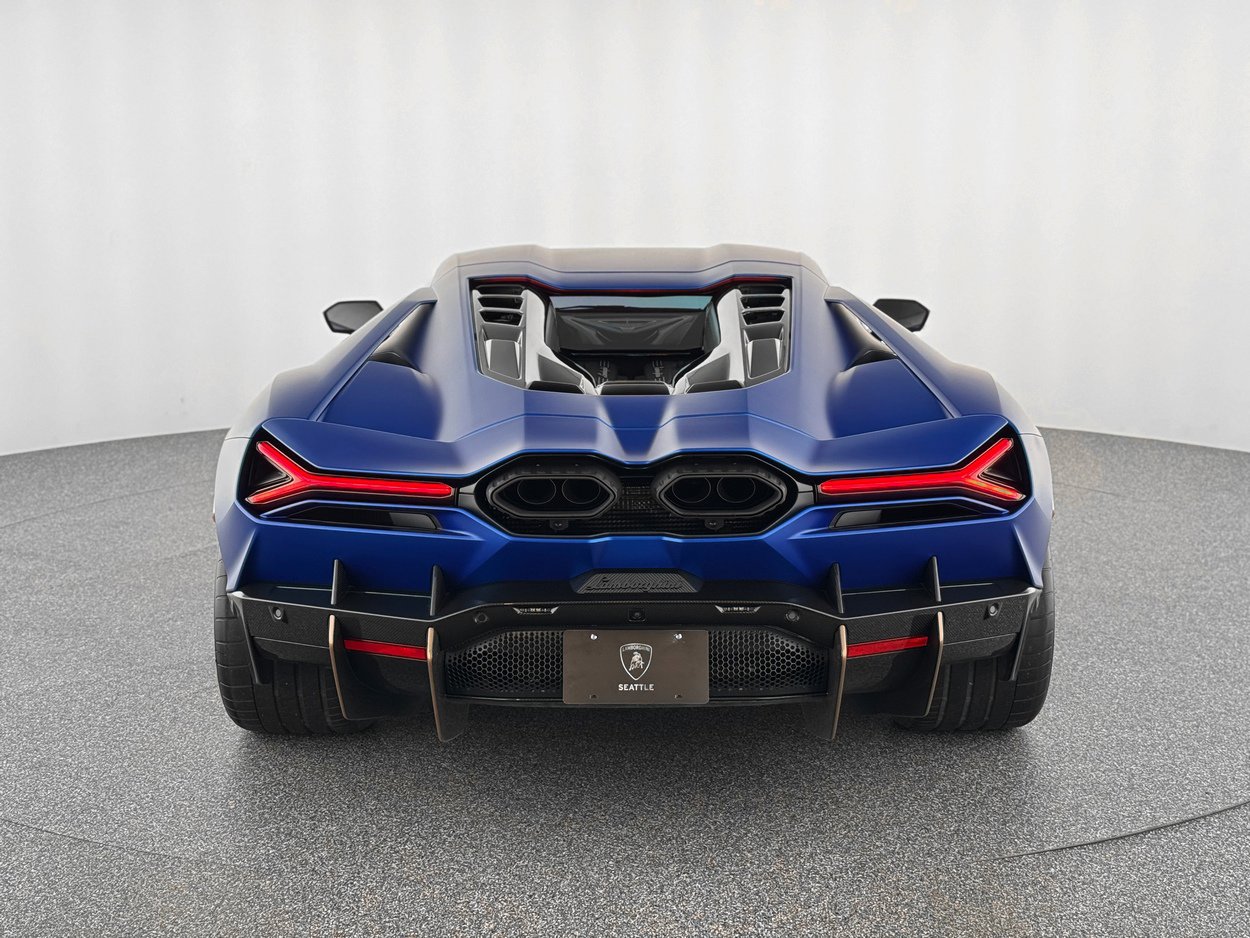 Used 2025 Lamborghini Revuelto image 4