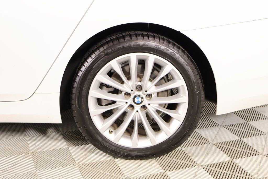 Used 2023 BMW 530i xDrive w/ Convenience Package image 21