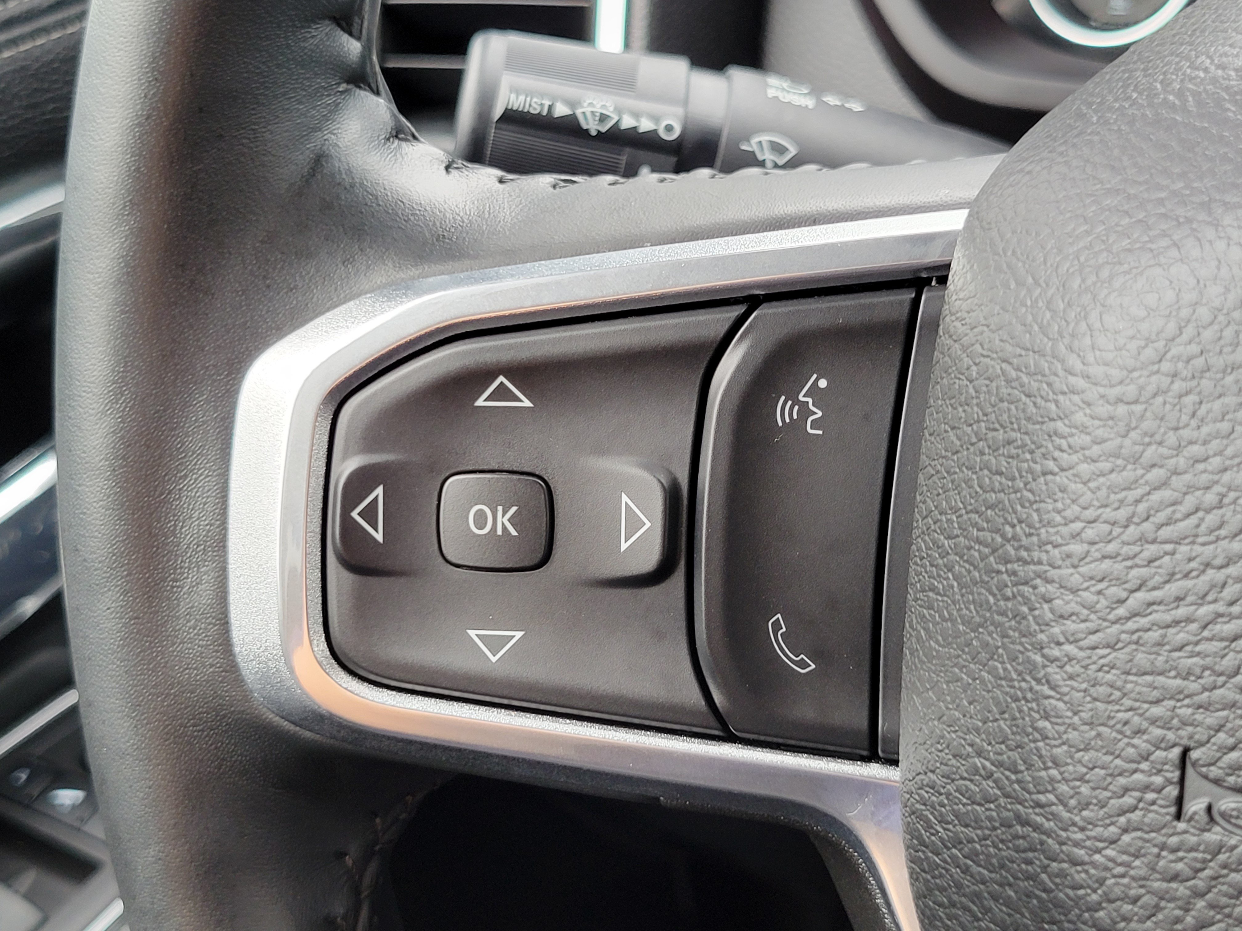 Used 2023 RAM 2500 Laramie AWD/4WD image 11