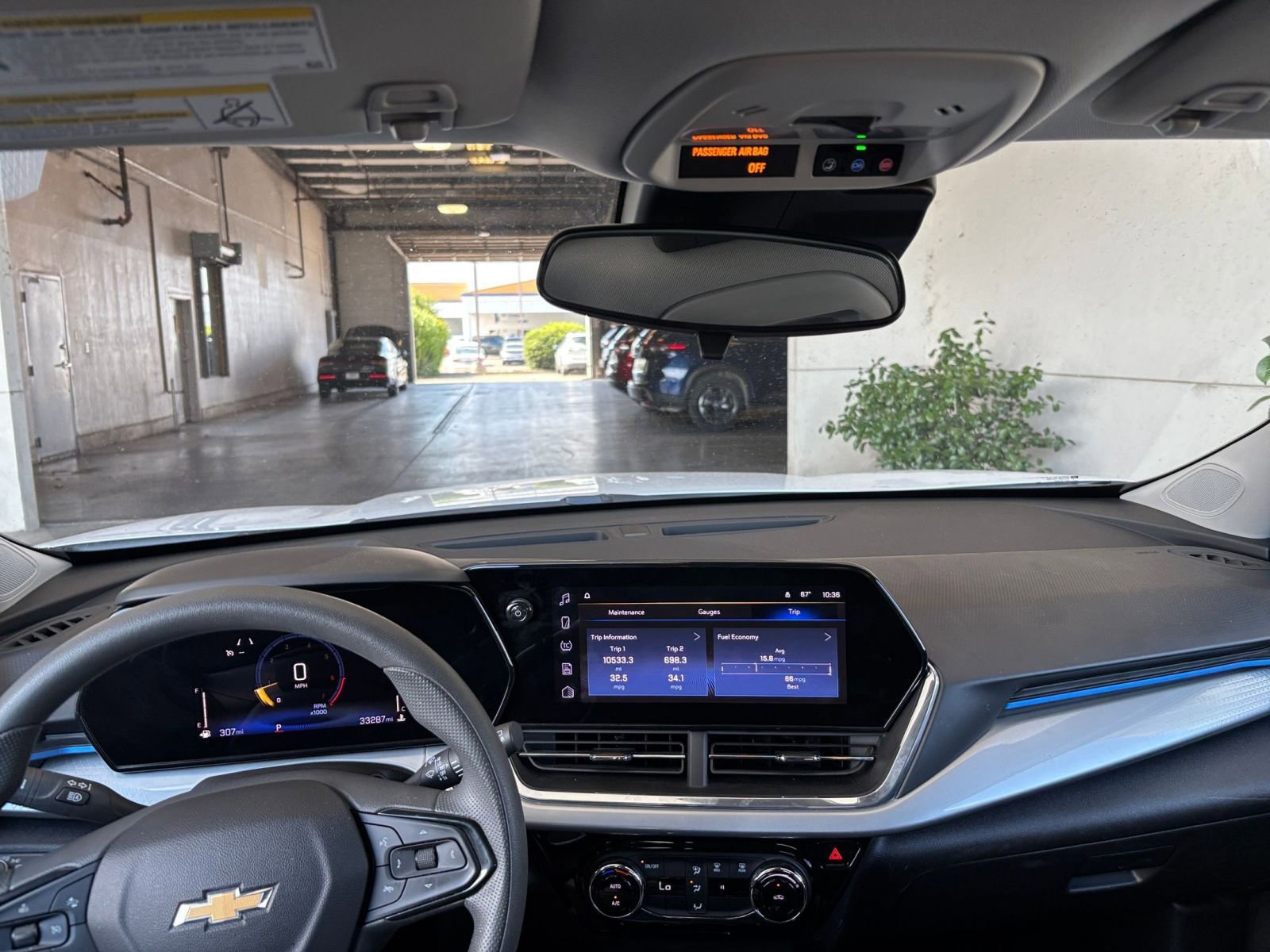 Used 2025 Chevrolet Trax LT FWD image 34