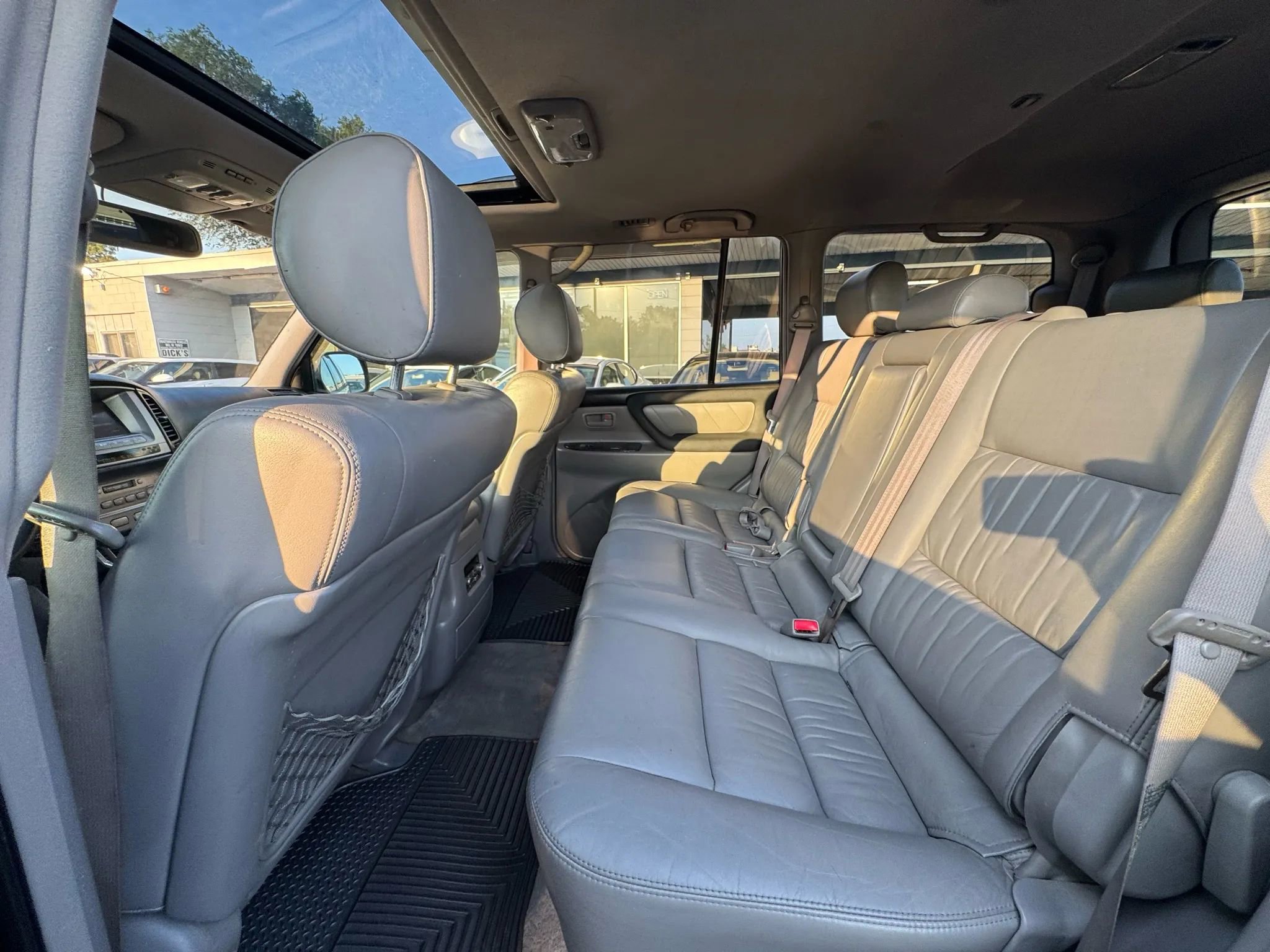 Used 2004 Toyota Land Cruiser image 12