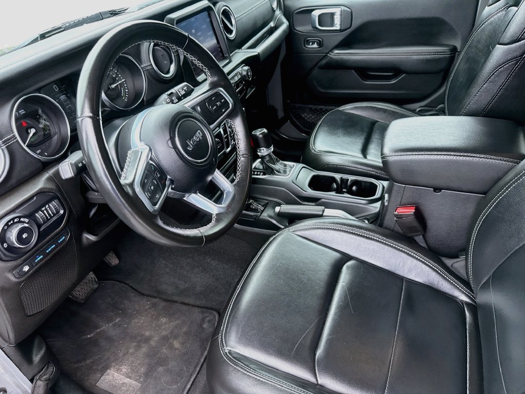 Used 2022 Jeep Wrangler Unlimited Sahara AWD/4WD image 25