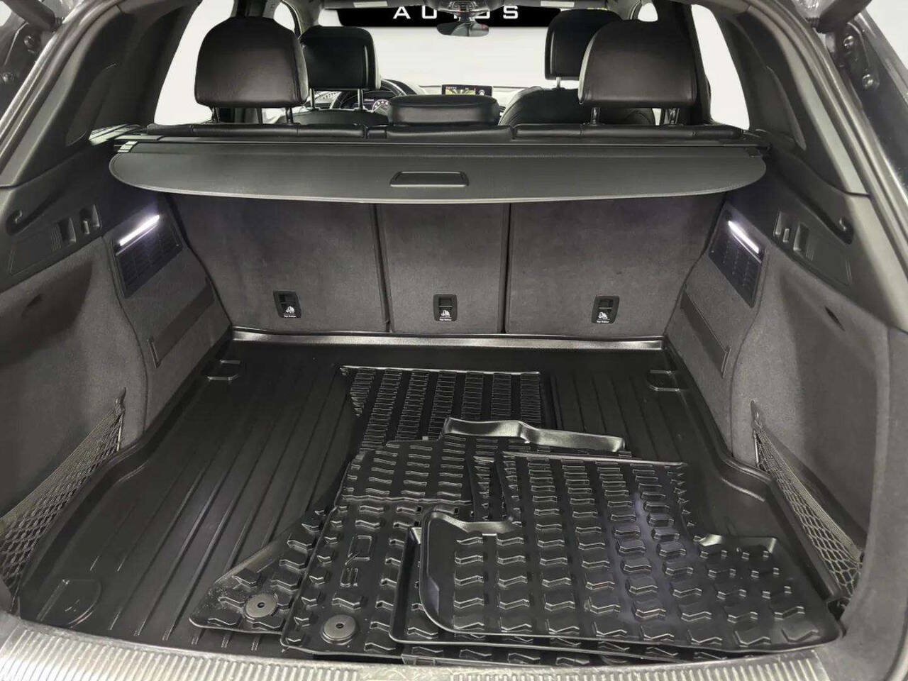 Used 2018 Audi SQ5 Prestige AWD/4WD image 6