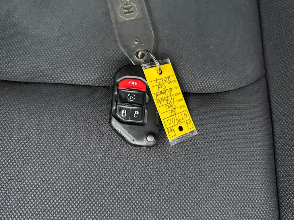 Used 2022 Jeep Wrangler Unlimited Sport image 29