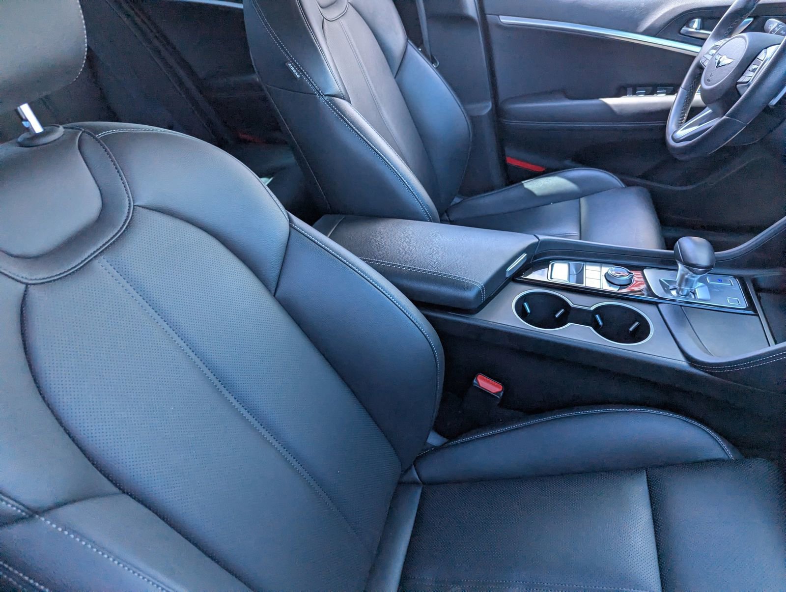 Used 2023 Genesis G70 2.0T image 10