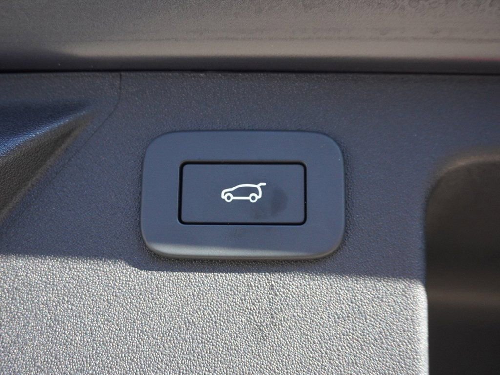 Used 2024 Land Rover Discovery Sport S image 24