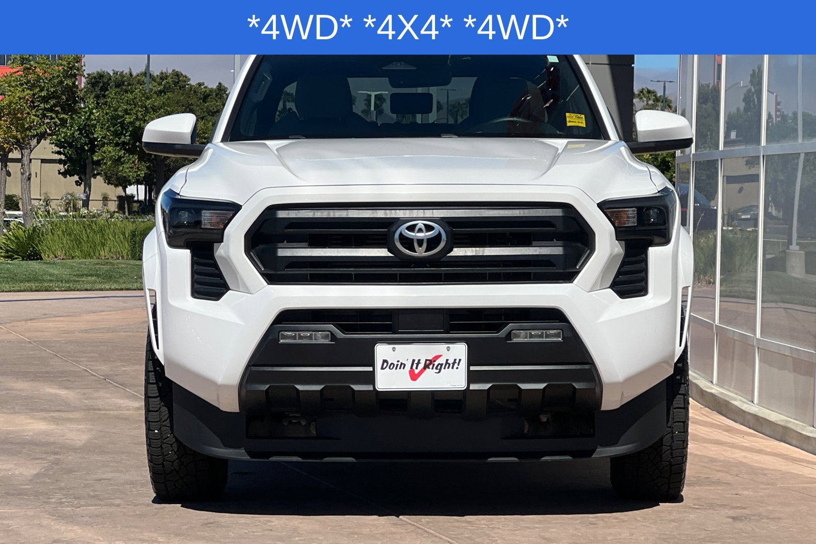 Certified 2024 Toyota Tacoma SR5 AWD/4WD image 11