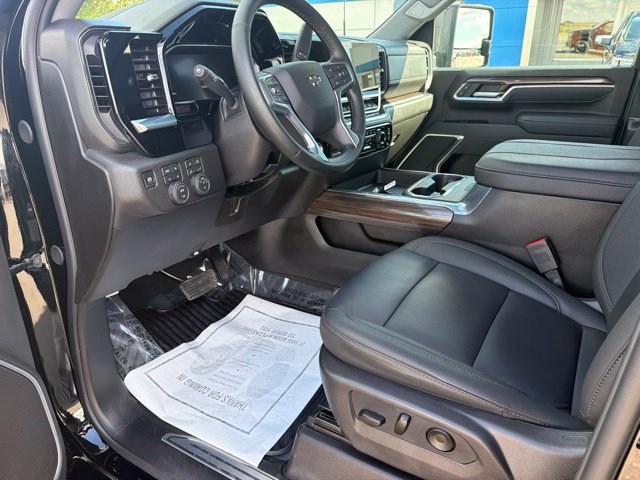 Used 2026 Chevrolet Silverado 3500 LT w/ Trail Boss Package AWD/4WD image 17