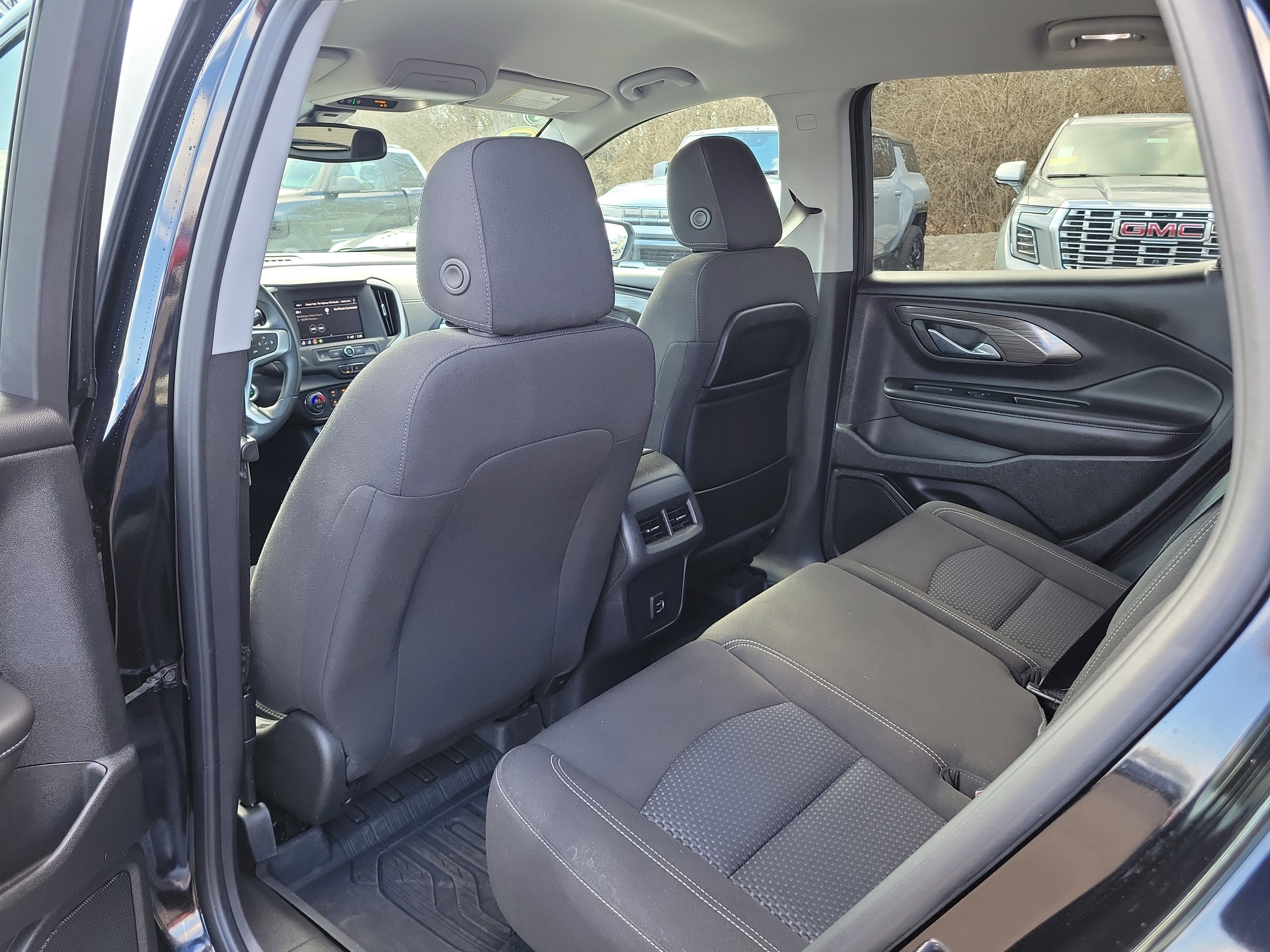 Used 2023 GMC Terrain SLE w/ Driver Convenience Package image 14