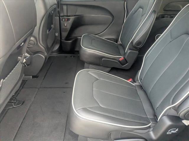 New 2026 Chrysler Pacifica Limited w/ S Appearance Package AWD/4WD image 17