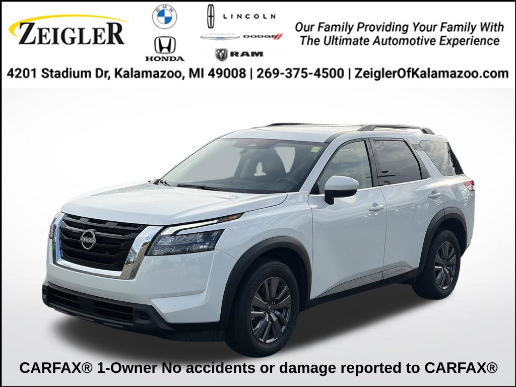Used 2025 Nissan Pathfinder SV AWD/4WD image 1