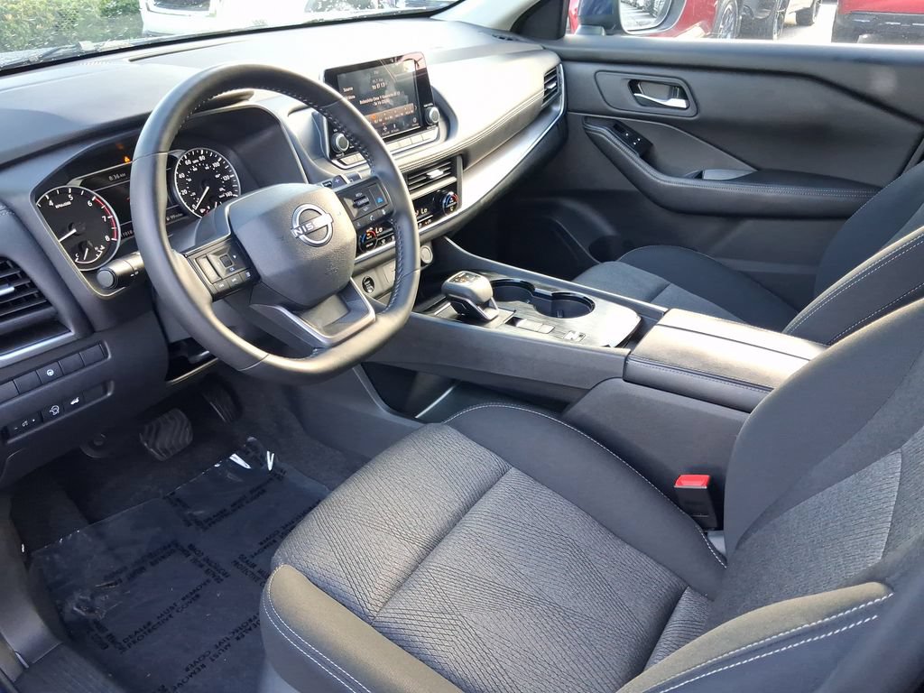 Used 2026 Nissan Rogue SV FWD image 16