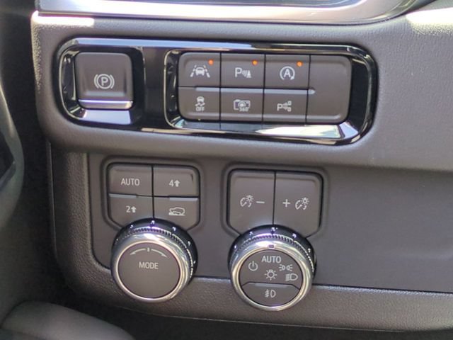 New 2026 GMC Yukon Elevation AWD/4WD image 18