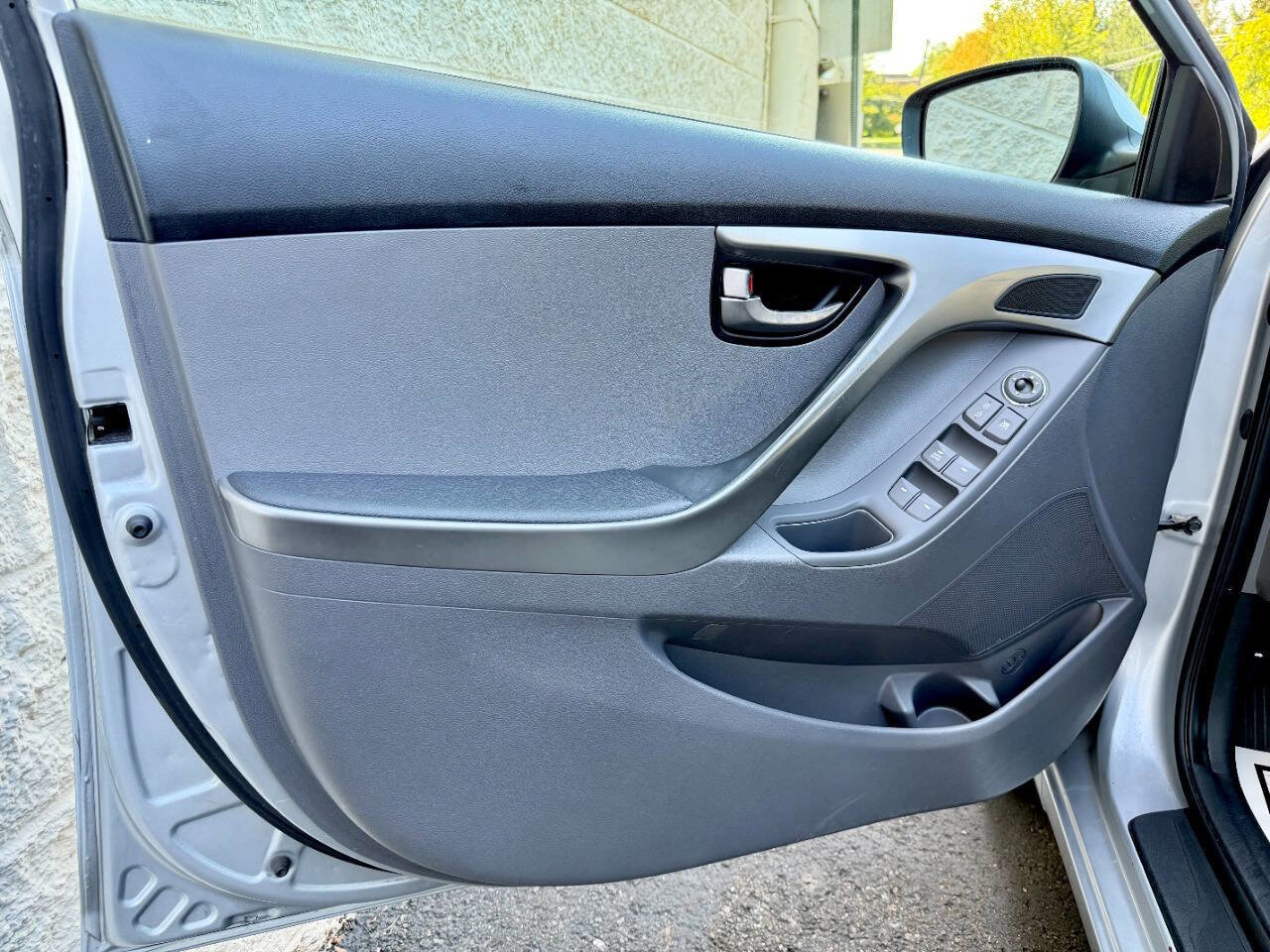 Used 2012 Hyundai Elantra GLS image 21