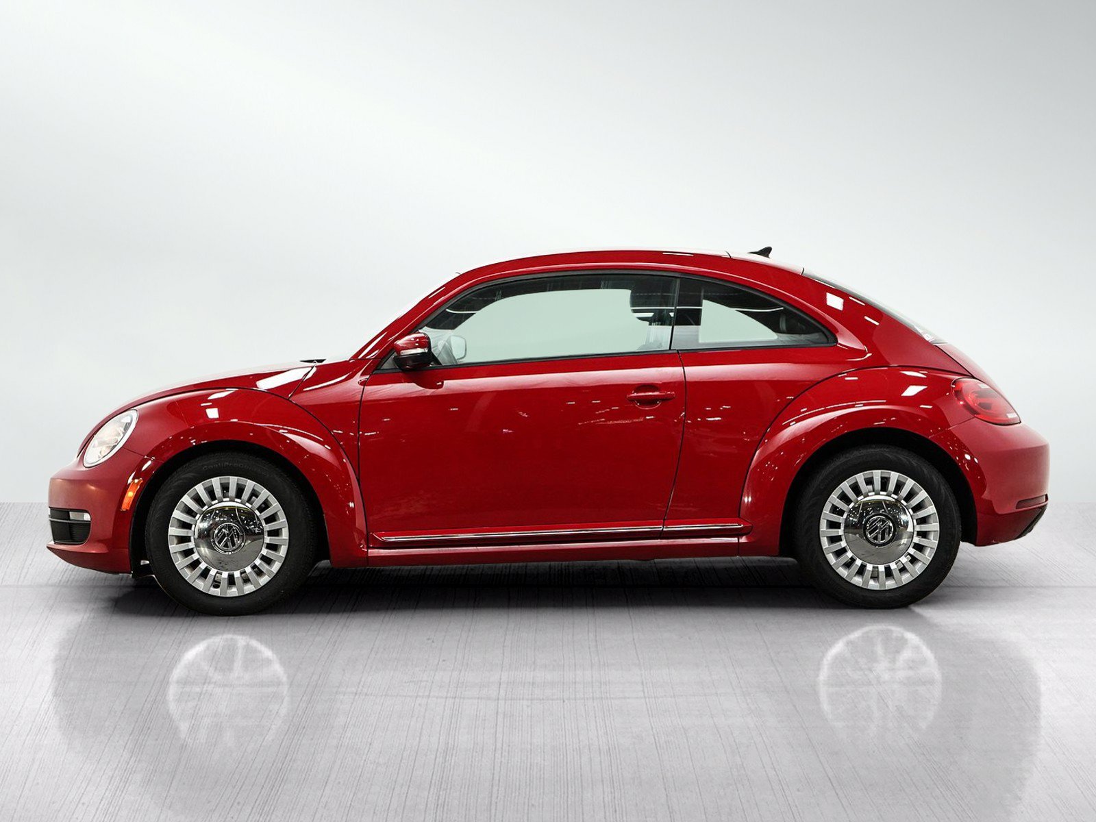 Used 2014 Volkswagen Beetle 1.8T FWD image 2