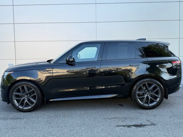 Used 2024 Land Rover Range Rover Sport Dynamic SE AWD/4WD image 2